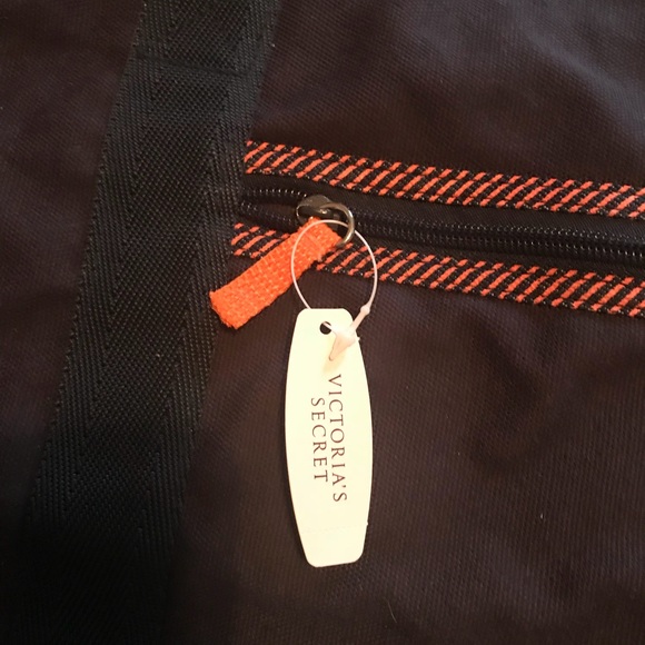 Victoria Secret xlarge duffle Bag - Picture 2 of 5